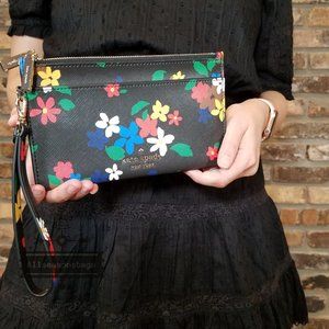 Kate Spade Medium Top zip Wristlet Sailing Floral